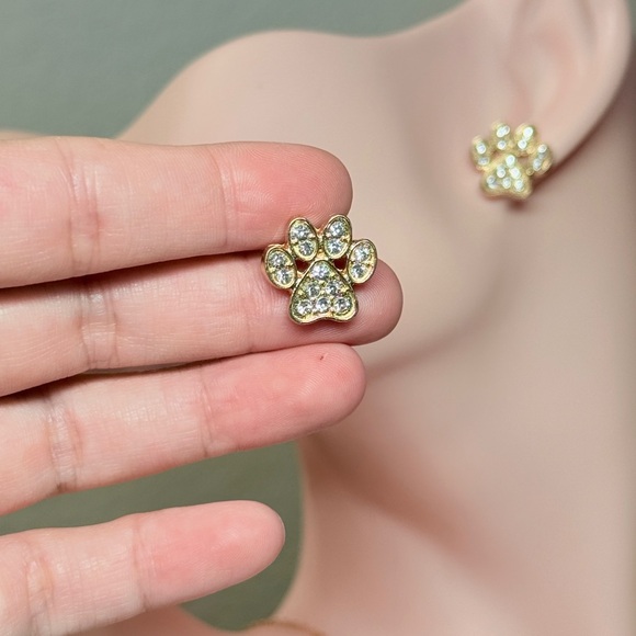 ⚜️ Gold Paw Print Earrings with Crystals - Picture 5 of 8